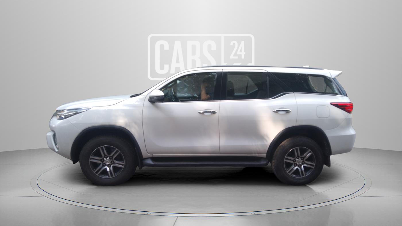 2018 Toyota Fortuner 2.8 4X2 AT, Diesel, Automatic, 1,25,892 km, Left Side