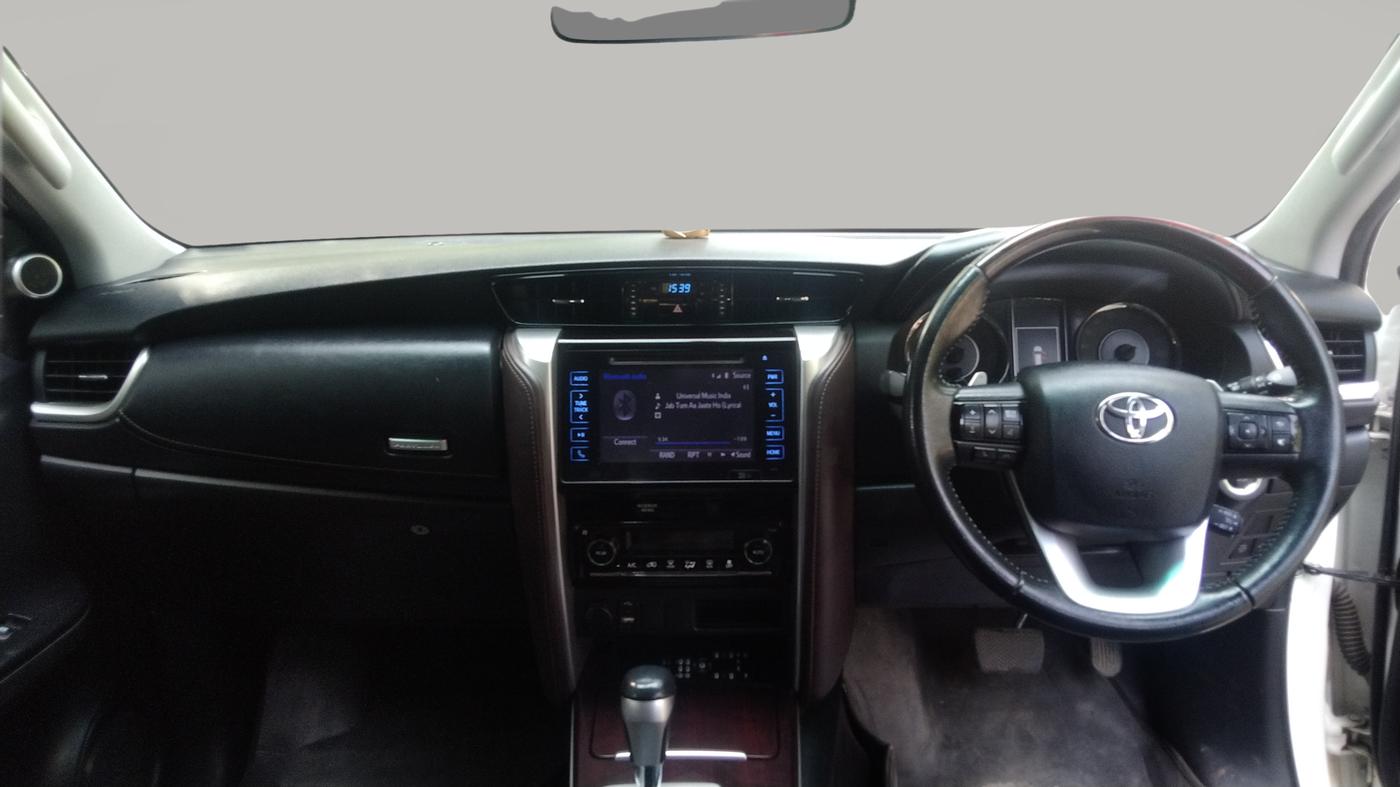 2018 Toyota Fortuner 2.8 4X2 AT, Diesel, Automatic, 1,25,892 km, Dashboard