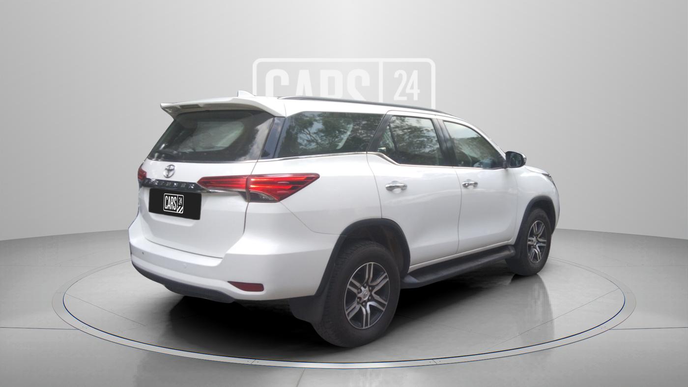 2018 Toyota Fortuner 2.8 4X2 AT, Diesel, Automatic, 1,25,892 km, Right Back Diagonal