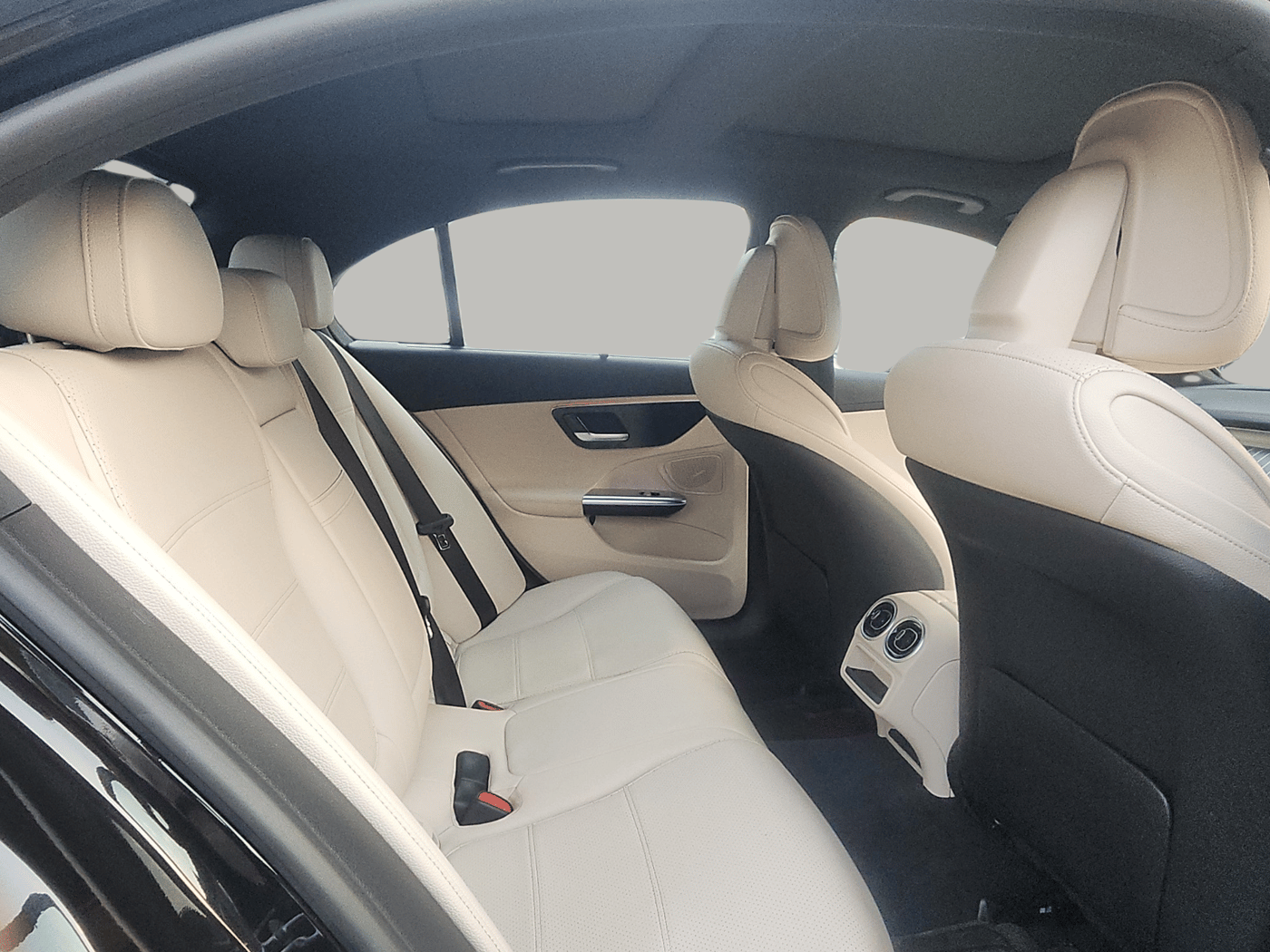 2022 Mercedes Benz C Class  C 220d, Diesel, Automatic, 22,386 km, Right Side Rear Door Cabin