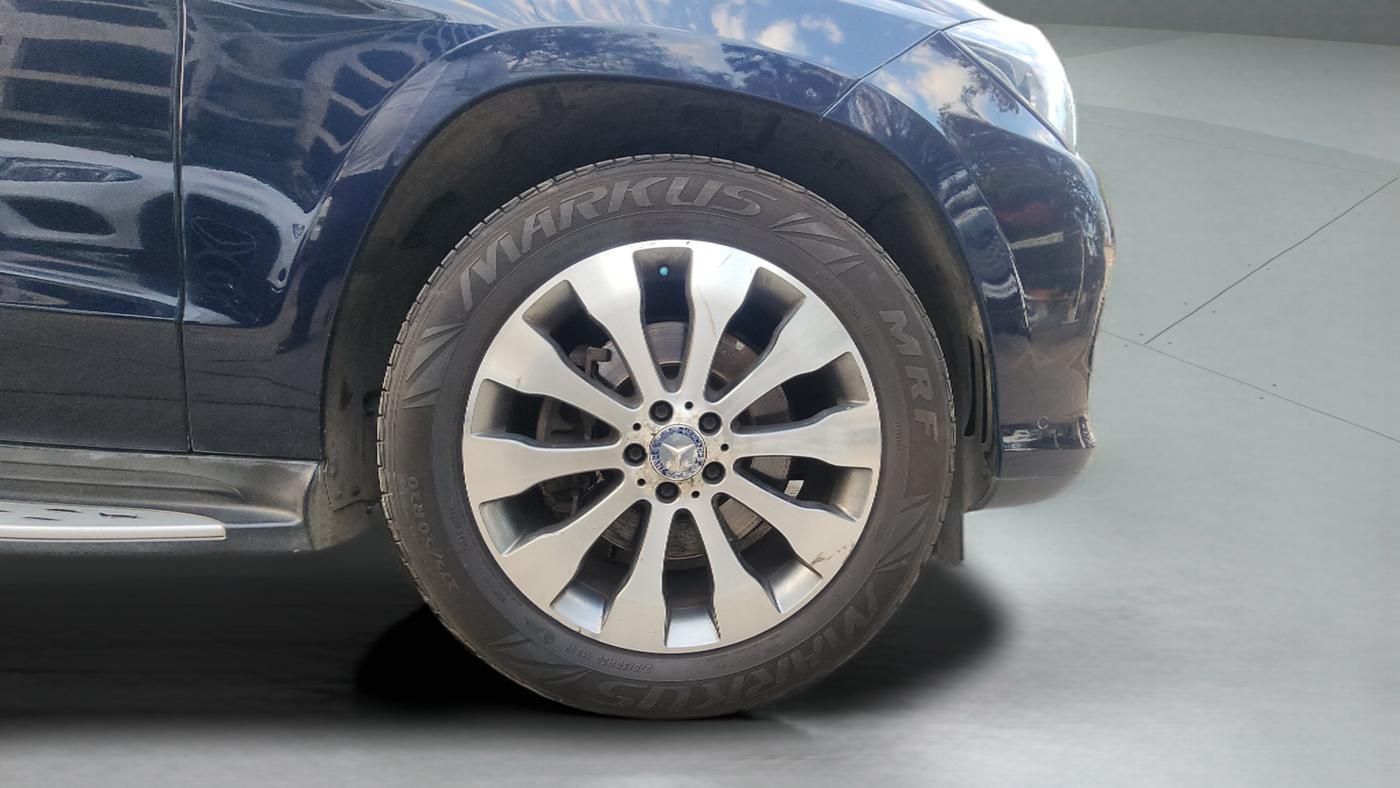 2016 Mercedes Benz GLS 350D, Diesel, Automatic, 1,53,065 km, Right Front Wheel