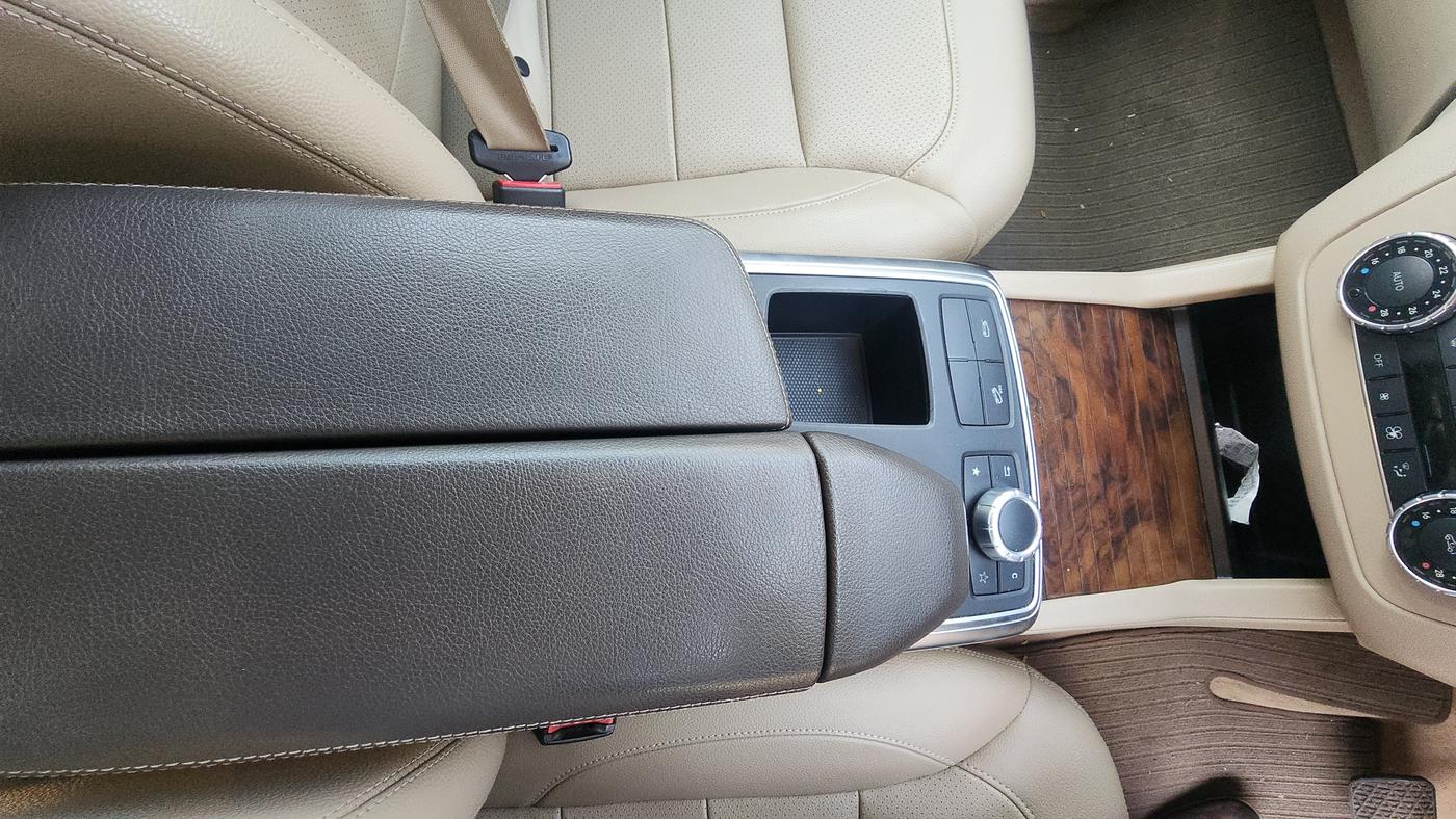 2015 Mercedes Benz Ml Class 250 CDI, Diesel, Automatic, 1,08,746 km, Gear Lever