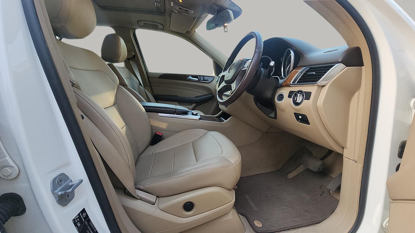 2015 Mercedes Benz Ml Class 250 CDI, Diesel, Automatic, 1,08,746 km, Right Side Front Door Cabin