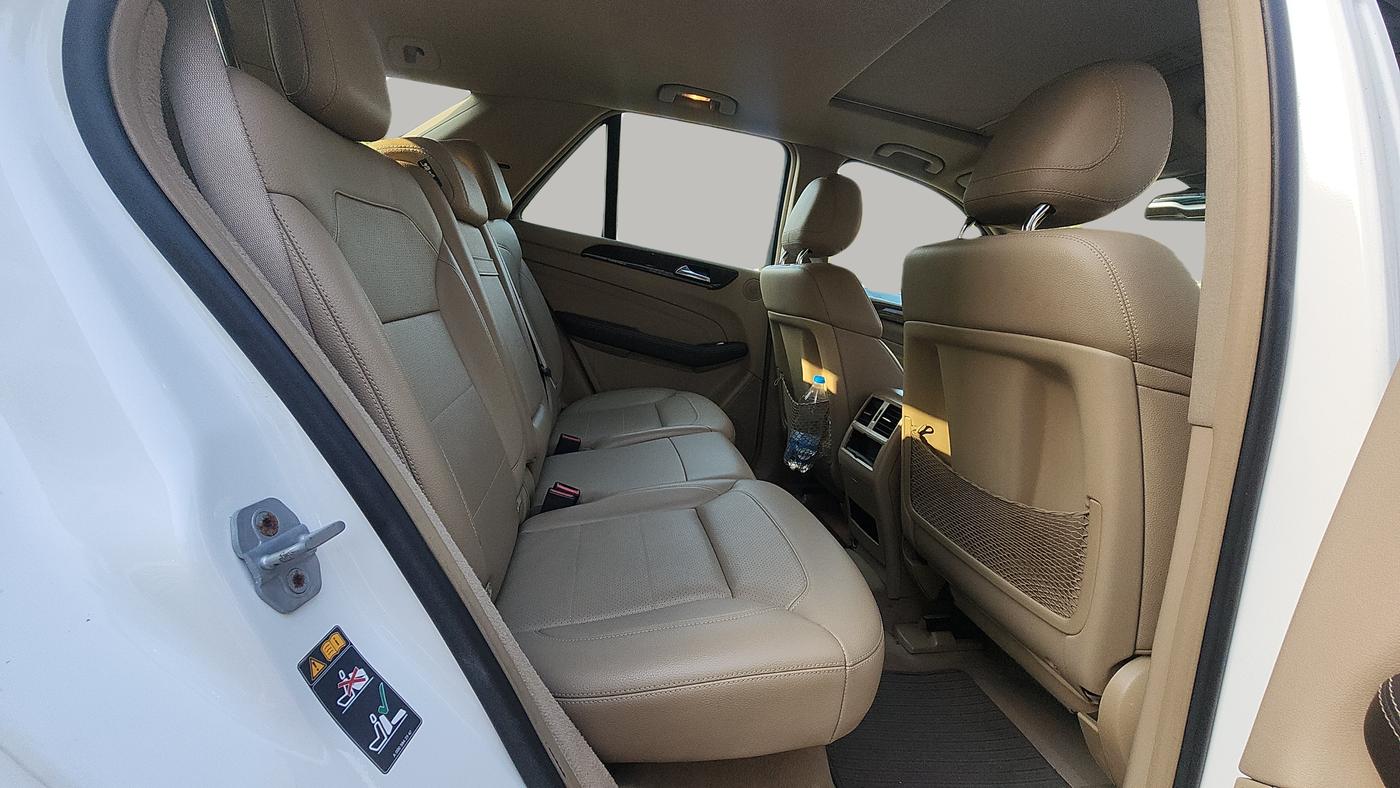 2015 Mercedes Benz Ml Class 250 CDI, Diesel, Automatic, 1,08,746 km, Right Side Rear Door Cabin