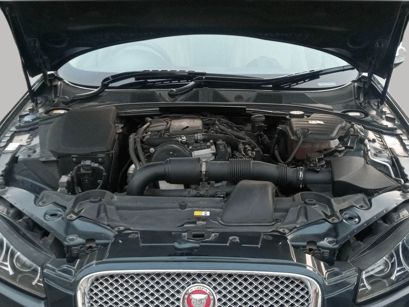 2014 Jaguar XF 2.2 DIESEL LUXURY, Diesel, Automatic, 47,000 km, Open Bonnet