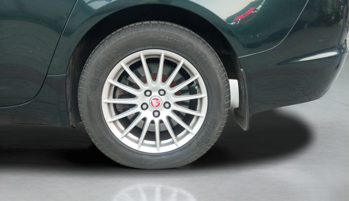 2014 Jaguar XF 2.2 DIESEL LUXURY, Diesel, Automatic, 47,000 km, Left Rear Wheel