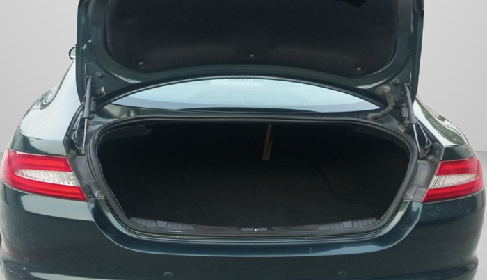 2014 Jaguar XF 2.2 DIESEL LUXURY, Diesel, Automatic, 47,000 km, Boot Inside