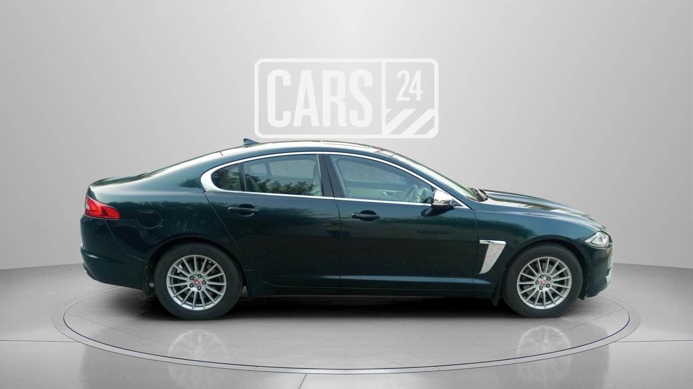 2014 Jaguar XF 2.2 DIESEL LUXURY, Diesel, Automatic, 47,000 km, Right Side View