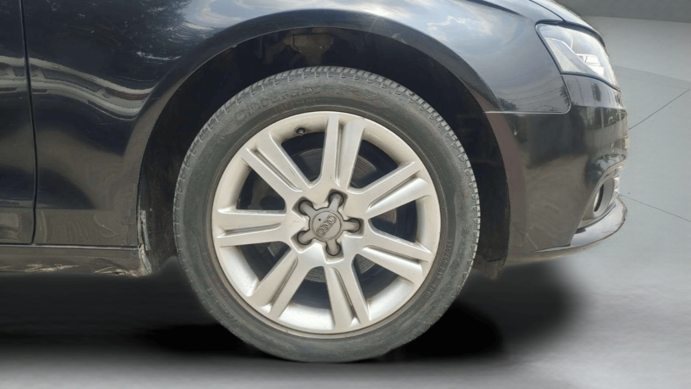 2010 Audi A4 1.8 TFSI MULTITRONIC, Petrol, Automatic, 48,361 km, Right Front Wheel