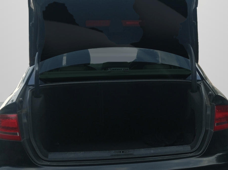 2010 Audi A4 1.8 TFSI MULTITRONIC, Petrol, Automatic, 48,361 km, Boot Inside