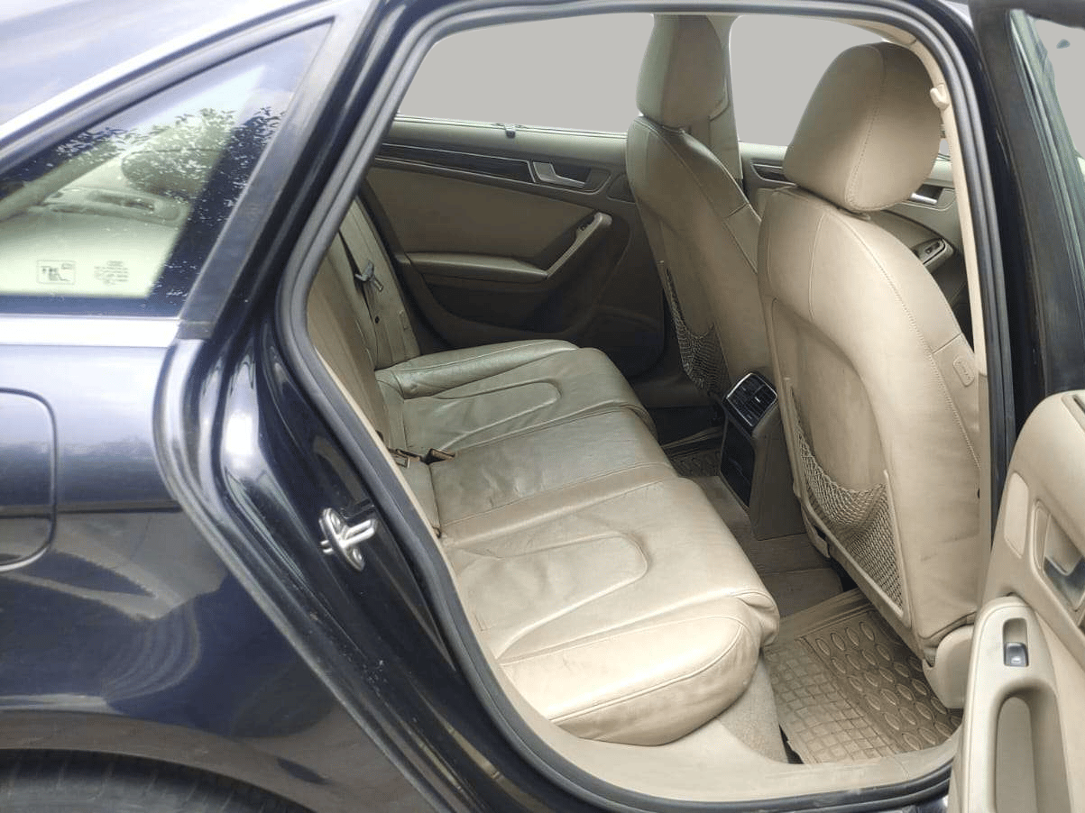 2010 Audi A4 1.8 TFSI MULTITRONIC, Petrol, Automatic, 48,361 km, Right Side Rear Door Cabin