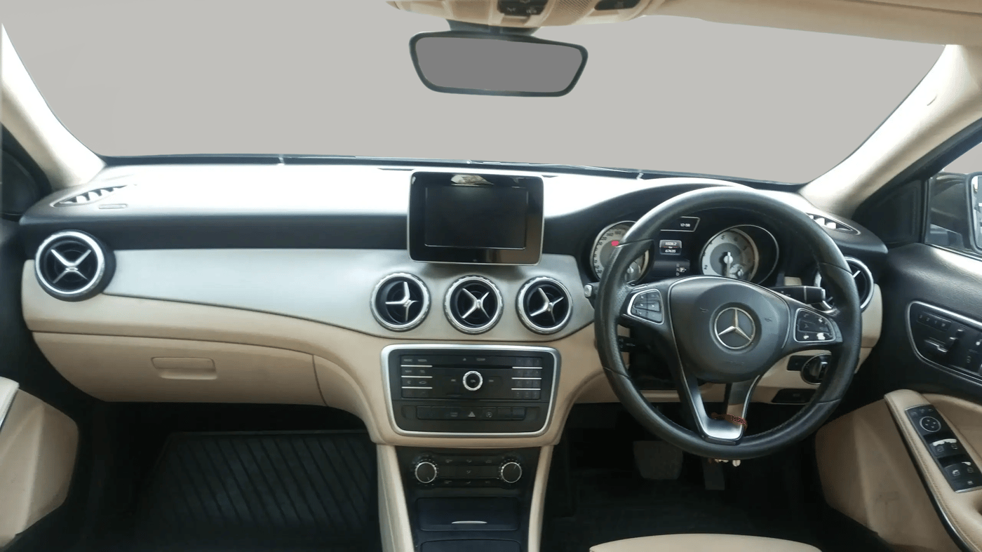 2016 Mercedes Benz GLA Class 200 CGI SPOTRS, Petrol, Automatic, 67,635 km, Dashboard