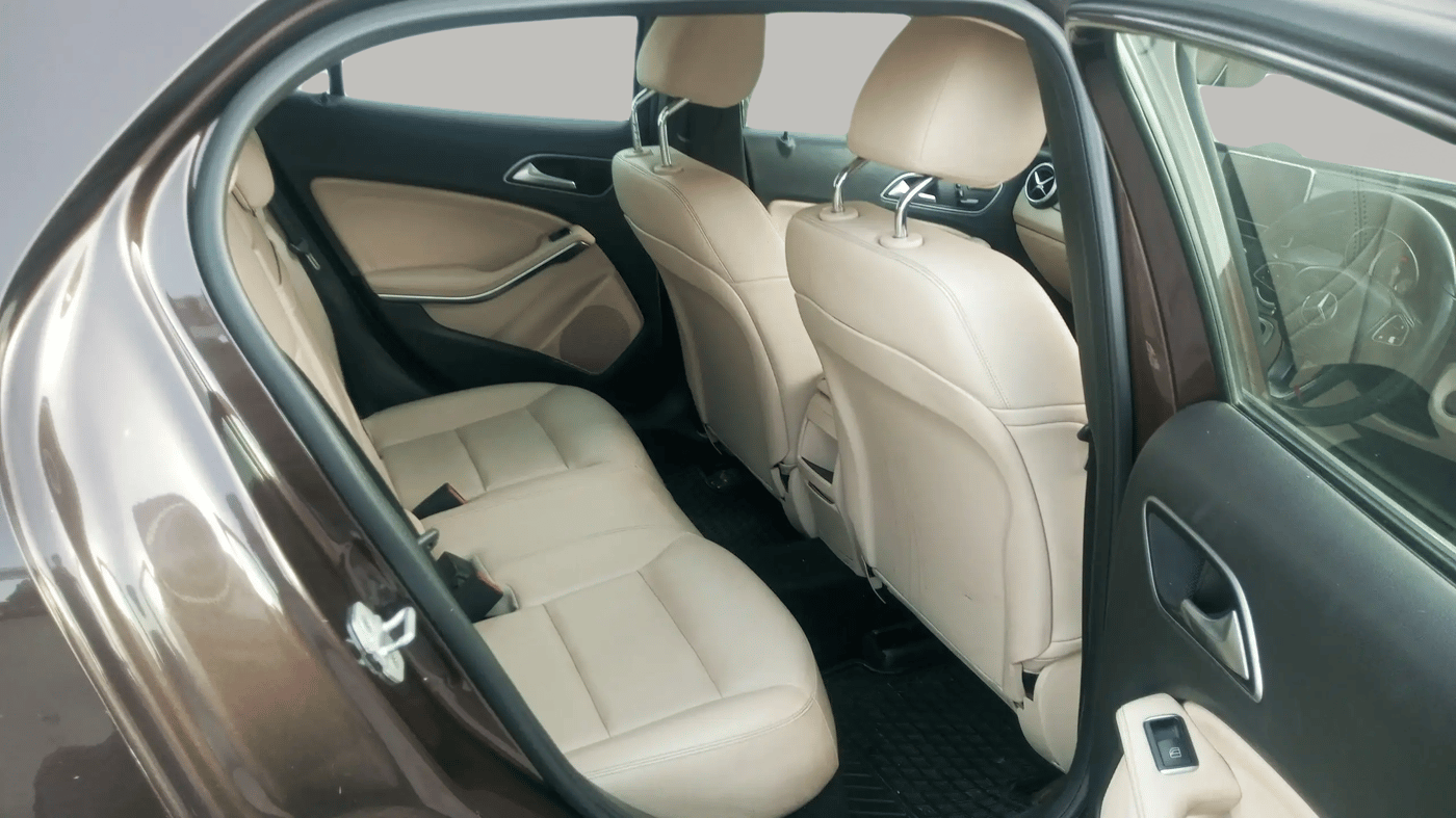 2016 Mercedes Benz GLA Class 200 CGI SPOTRS, Petrol, Automatic, 67,635 km, Right Side Rear Door Cabin