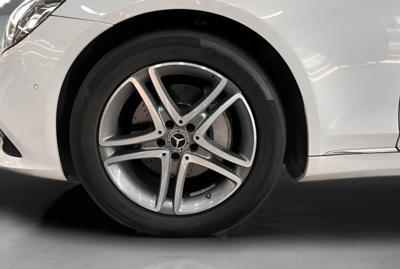 2020 Mercedes Benz S Class S350d, Diesel, Automatic, 24,832 km, Left Front Wheel