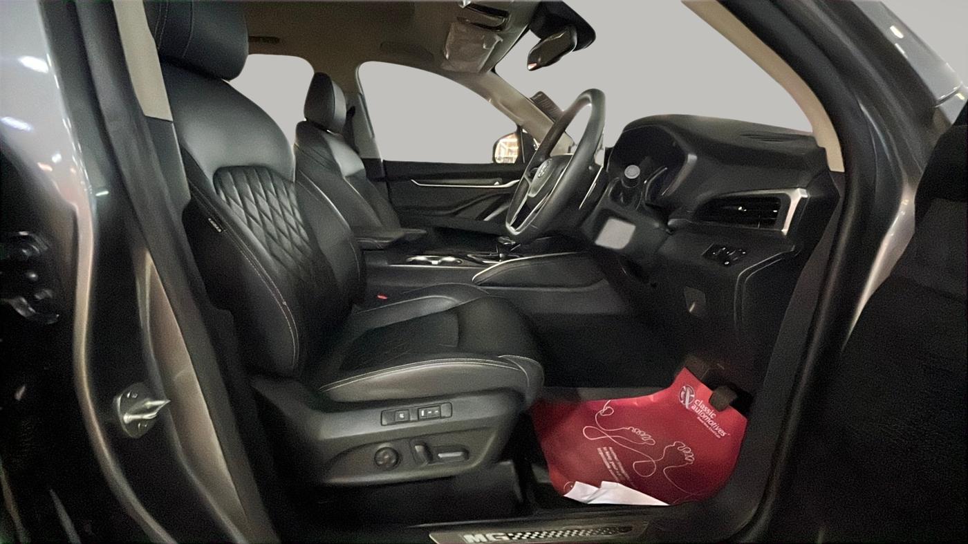 2023 MG GLOSTER BLACKSTORM 7 STR 4X4 TWIN TURBO 2.0, Diesel, Automatic, 22,853 km, Right Side Front Door Cabin