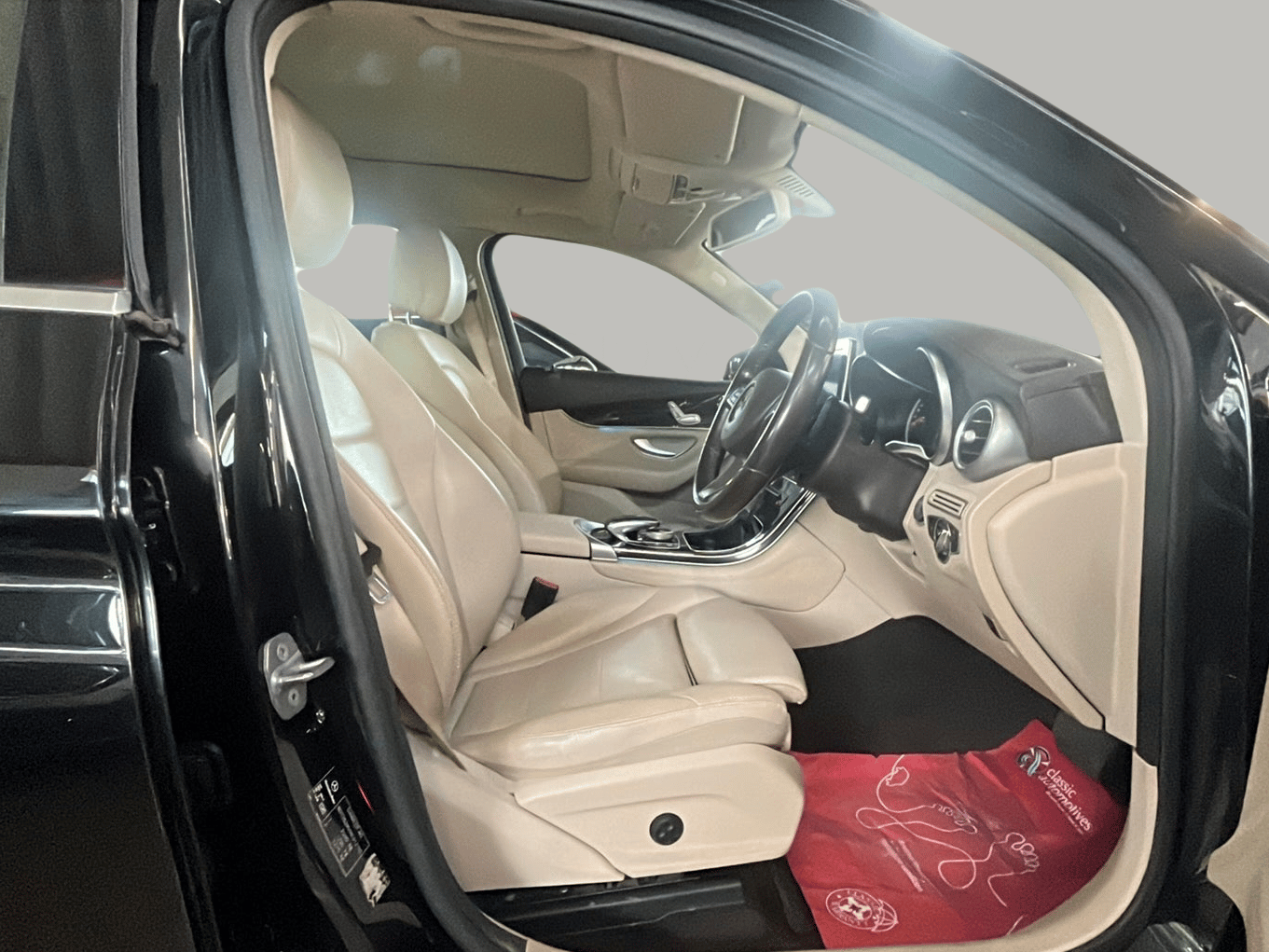 2018 Mercedes Benz GLC CLASS 220 D 4 MATIC, Diesel, Automatic, 56,824 km, Right Side Front Door Cabin