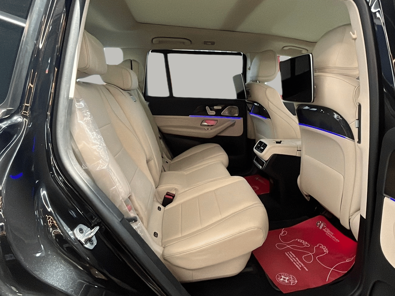 2023 Mercedes Benz GLS 400D 4MATIC , Diesel, Automatic, 15,512 km, Right Side Rear Door Cabin