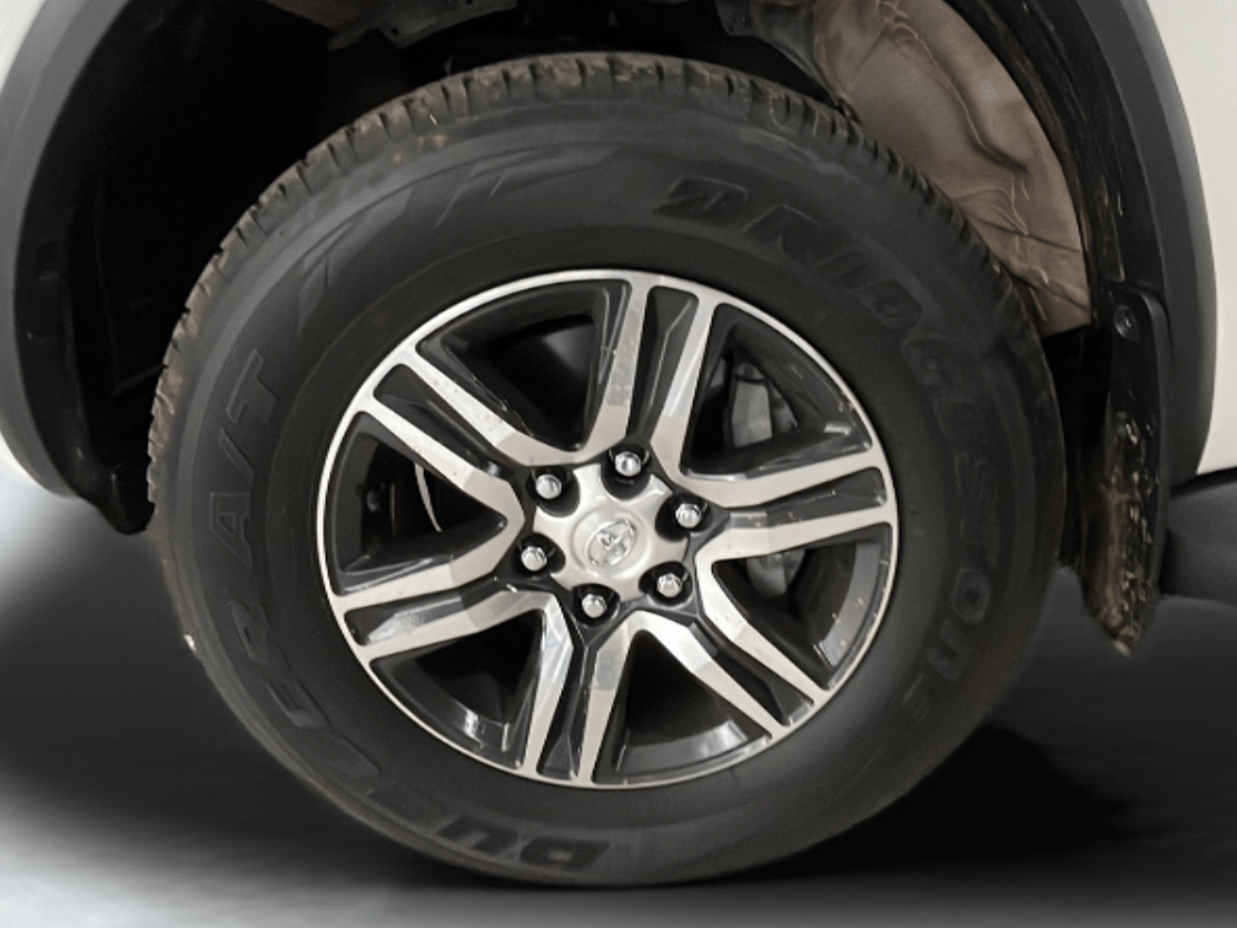 2024 Toyota Fortuner 4X2 AT 2.7 PETROL, Petrol, Automatic, 13,552 km, Left Front Wheel