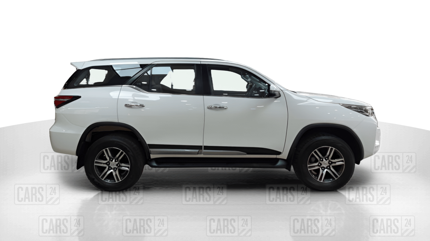 2024 Toyota Fortuner 4X2 AT 2.7 PETROL, Petrol, Automatic, 13,552 km, Right Side View