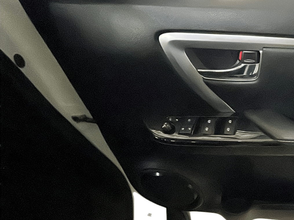 2024 Toyota Fortuner 4X2 AT 2.7 PETROL, Petrol, Automatic, 13,552 km, Driver Side Door Panel Controls
