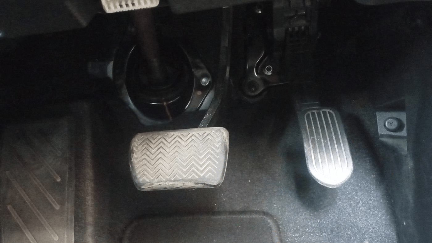 2024 Toyota Fortuner 4X2 AT 2.7 PETROL, Petrol, Automatic, 13,552 km, Pedals