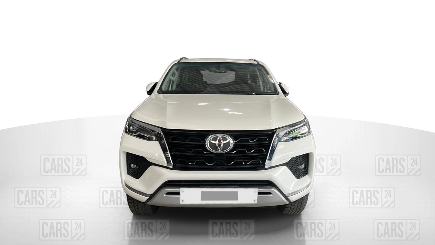 2024 Toyota Fortuner 4X2 AT 2.7 PETROL, Petrol, Automatic, 13,552 km, Front