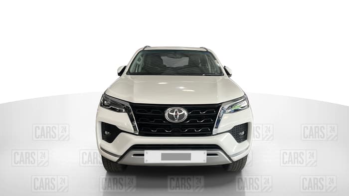 2024 Toyota Fortuner 4X2 AT 2.7 PETROL, Petrol, Automatic, 13,552 km, Front