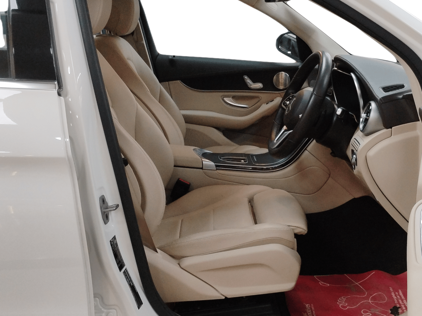 2022 Mercedes Benz GLC CLASS 200 PROGASSIVE, Petrol, Automatic, 39,135 km, Right Side Front Door Cabin