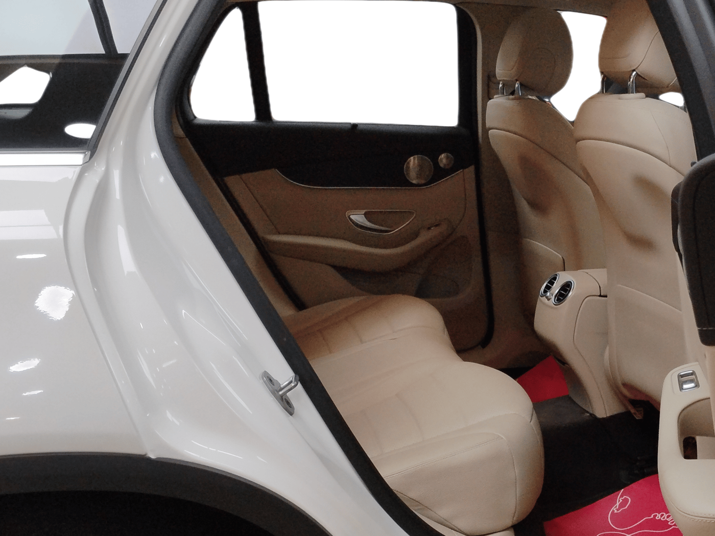 2022 Mercedes Benz GLC CLASS 200 PROGASSIVE, Petrol, Automatic, 39,135 km, Right Side Rear Door Cabin