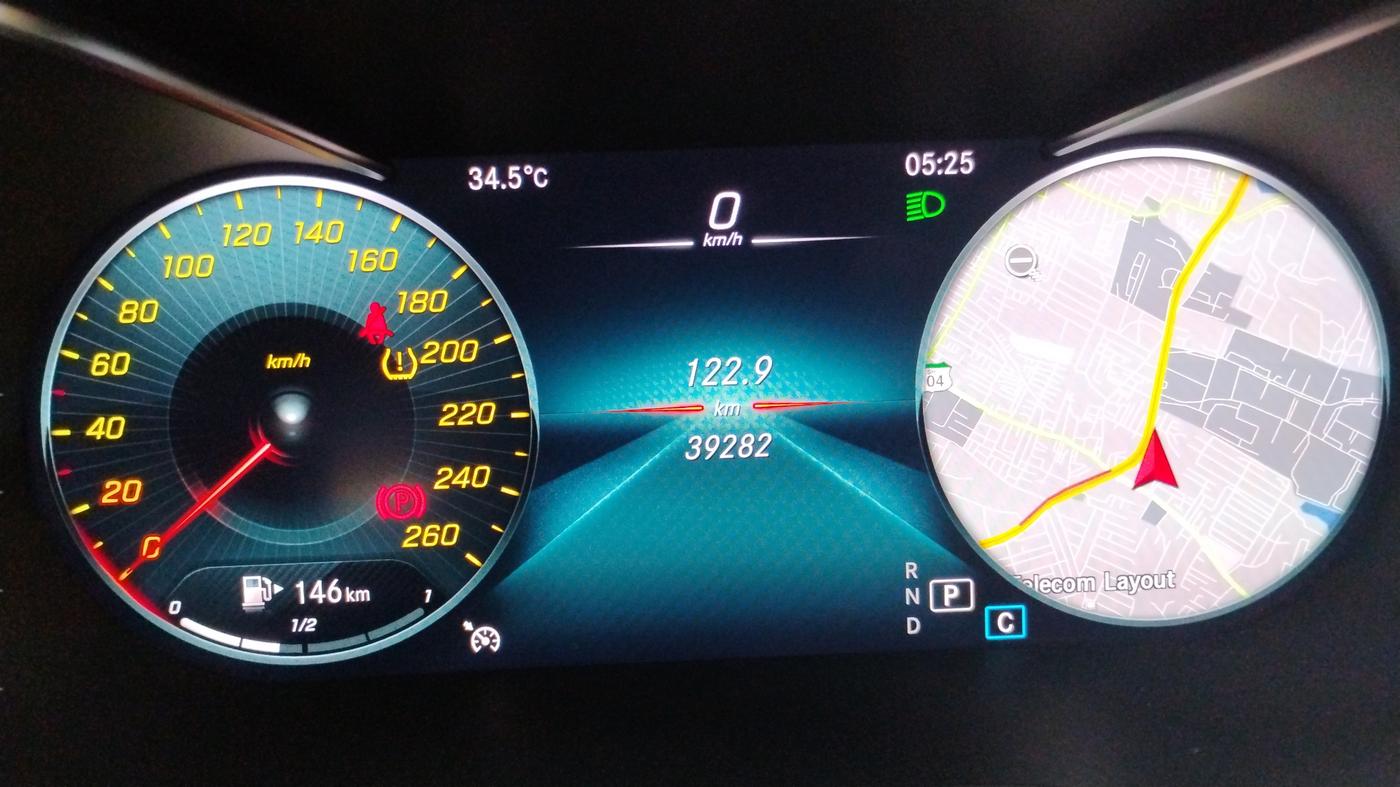 2022 Mercedes Benz GLC CLASS 200 PROGASSIVE, Petrol, Automatic, 39,135 km, Odometer Image