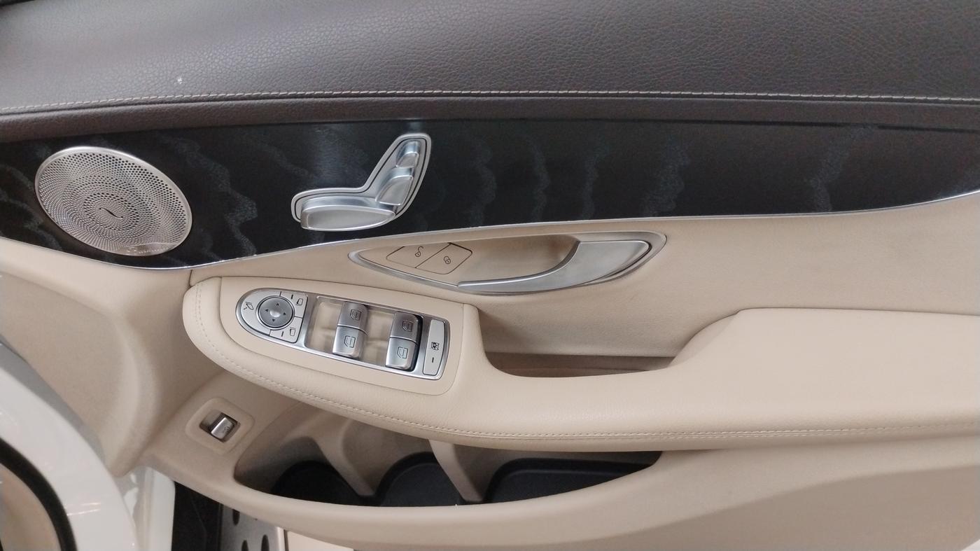 2022 Mercedes Benz GLC CLASS 200 PROGASSIVE, Petrol, Automatic, 39,135 km, Driver Side Door Panel Controls