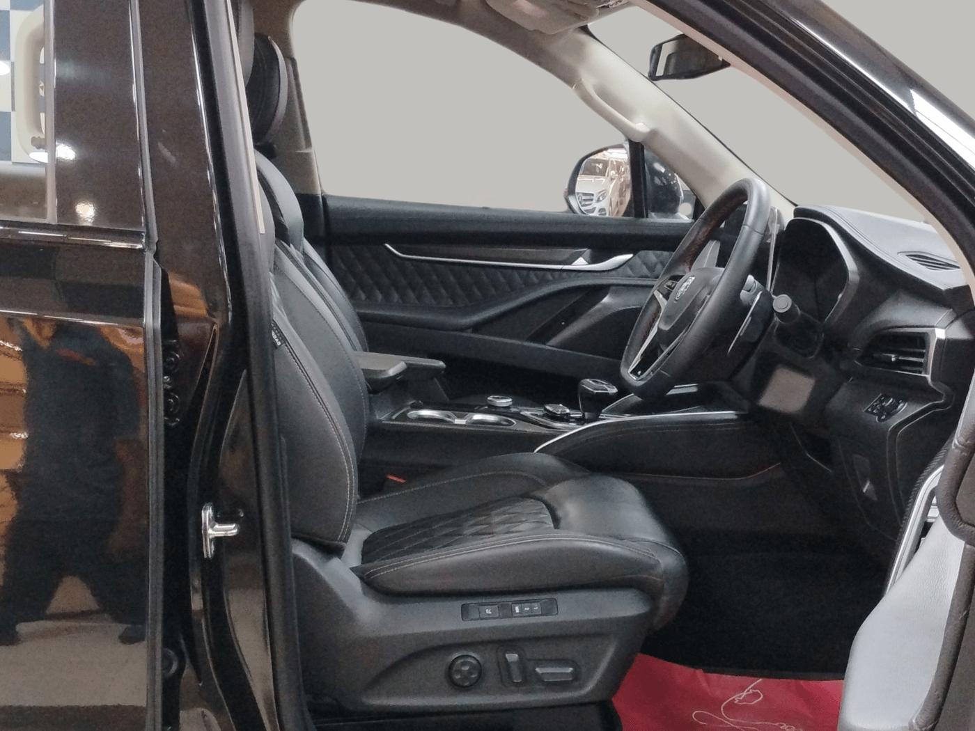 2023 MG GLOSTER BLACKSTORM 7 STR 4X4 TWIN TURBO 2.0, Diesel, Automatic, 9,234 km, Right Side Front Door Cabin