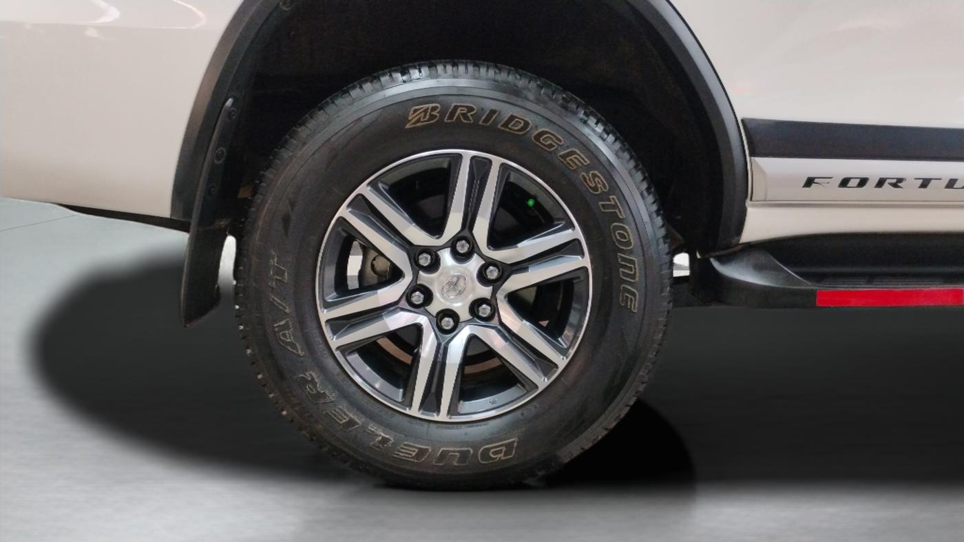 2023 Toyota Fortuner 4X2 AT 2.7 PETROL, Petrol, Automatic, 5,051 km, Right Rear Wheel