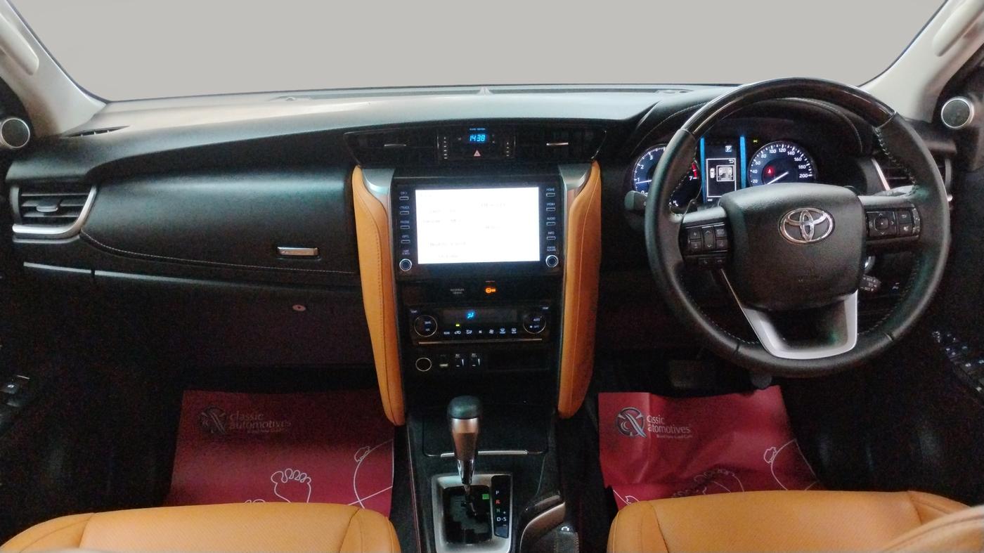 2023 Toyota Fortuner 4X2 AT 2.7 PETROL, Petrol, Automatic, 5,051 km, Dashboard