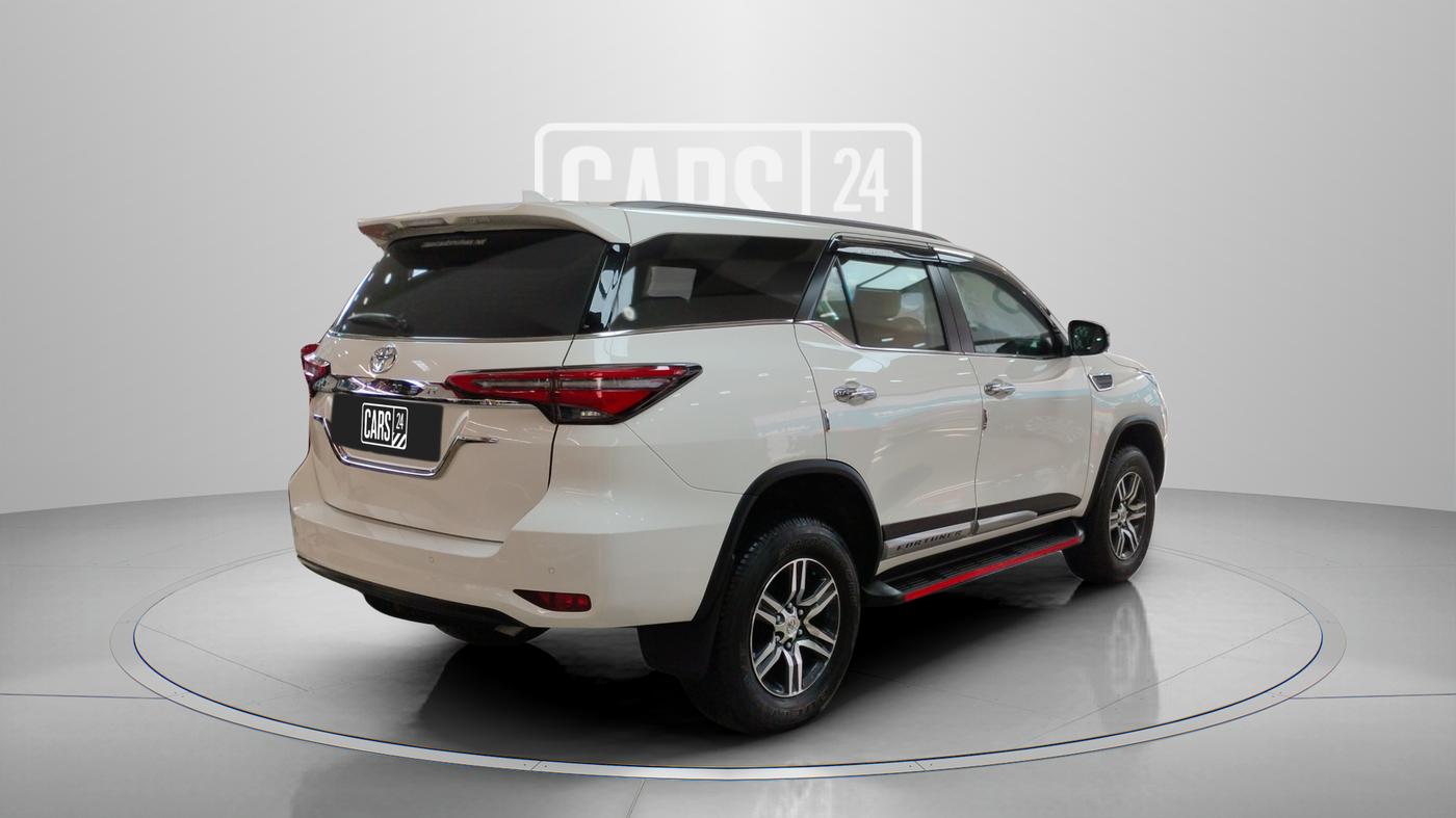 2023 Toyota Fortuner 4X2 AT 2.7 PETROL, Petrol, Automatic, 5,051 km, Right Back Diagonal