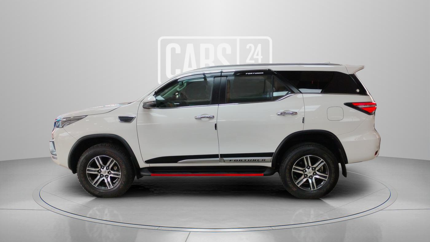 2023 Toyota Fortuner 4X2 AT 2.7 PETROL, Petrol, Automatic, 5,051 km, Left Side