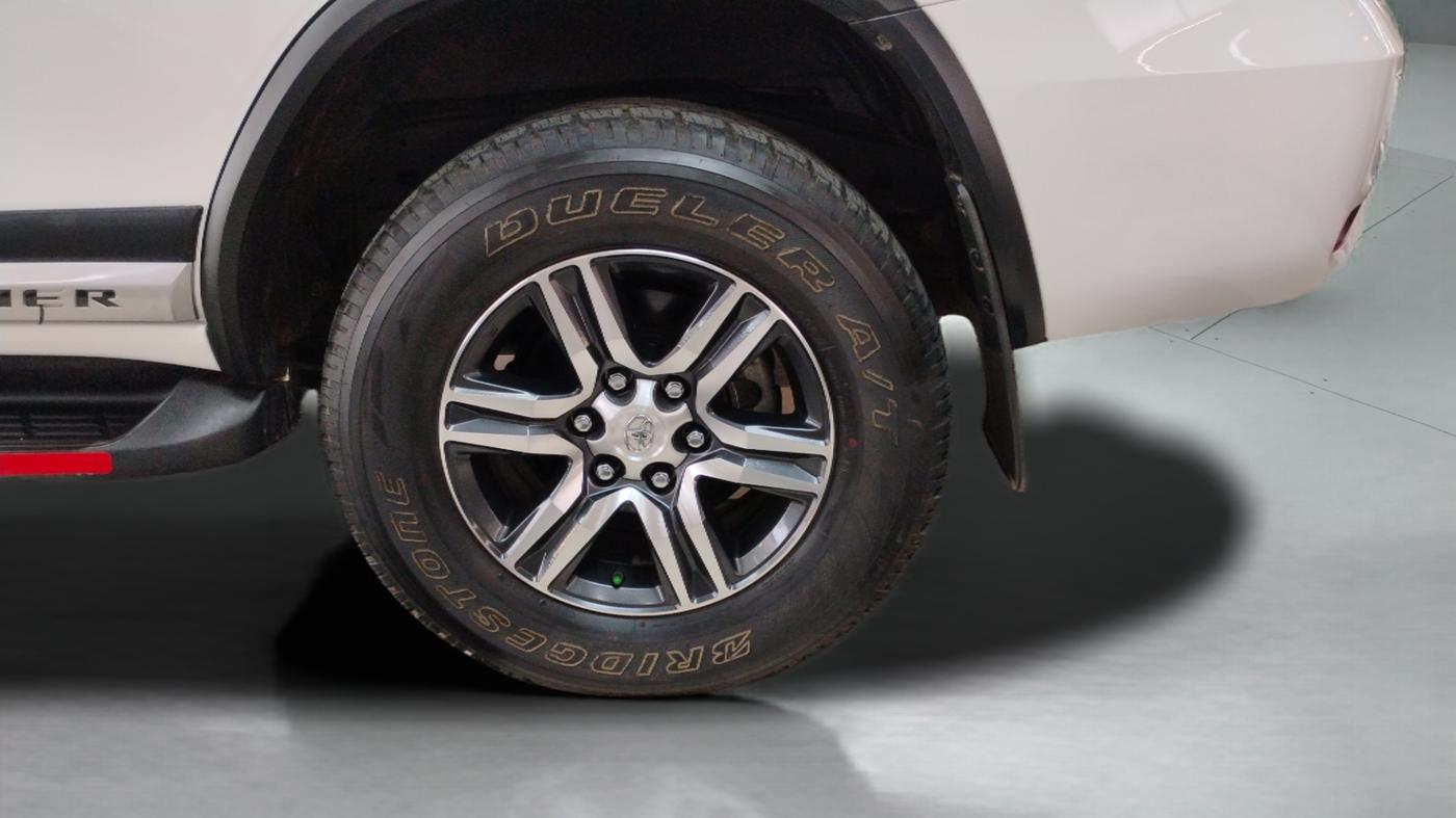 2023 Toyota Fortuner 4X2 AT 2.7 PETROL, Petrol, Automatic, 5,051 km, Left Rear Wheel