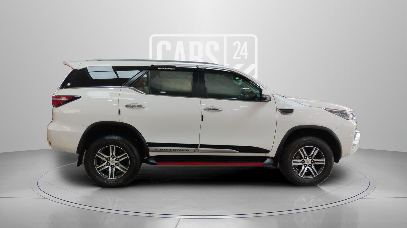 2023 Toyota Fortuner 4X2 AT 2.7 PETROL, Petrol, Automatic, 5,051 km, Right Side View