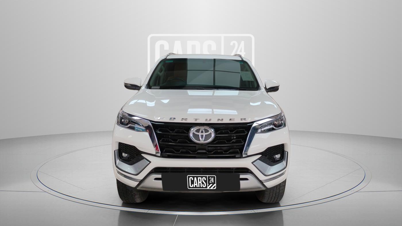 2023 Toyota Fortuner 4X2 AT 2.7 PETROL, Petrol, Automatic, 5,051 km, Front