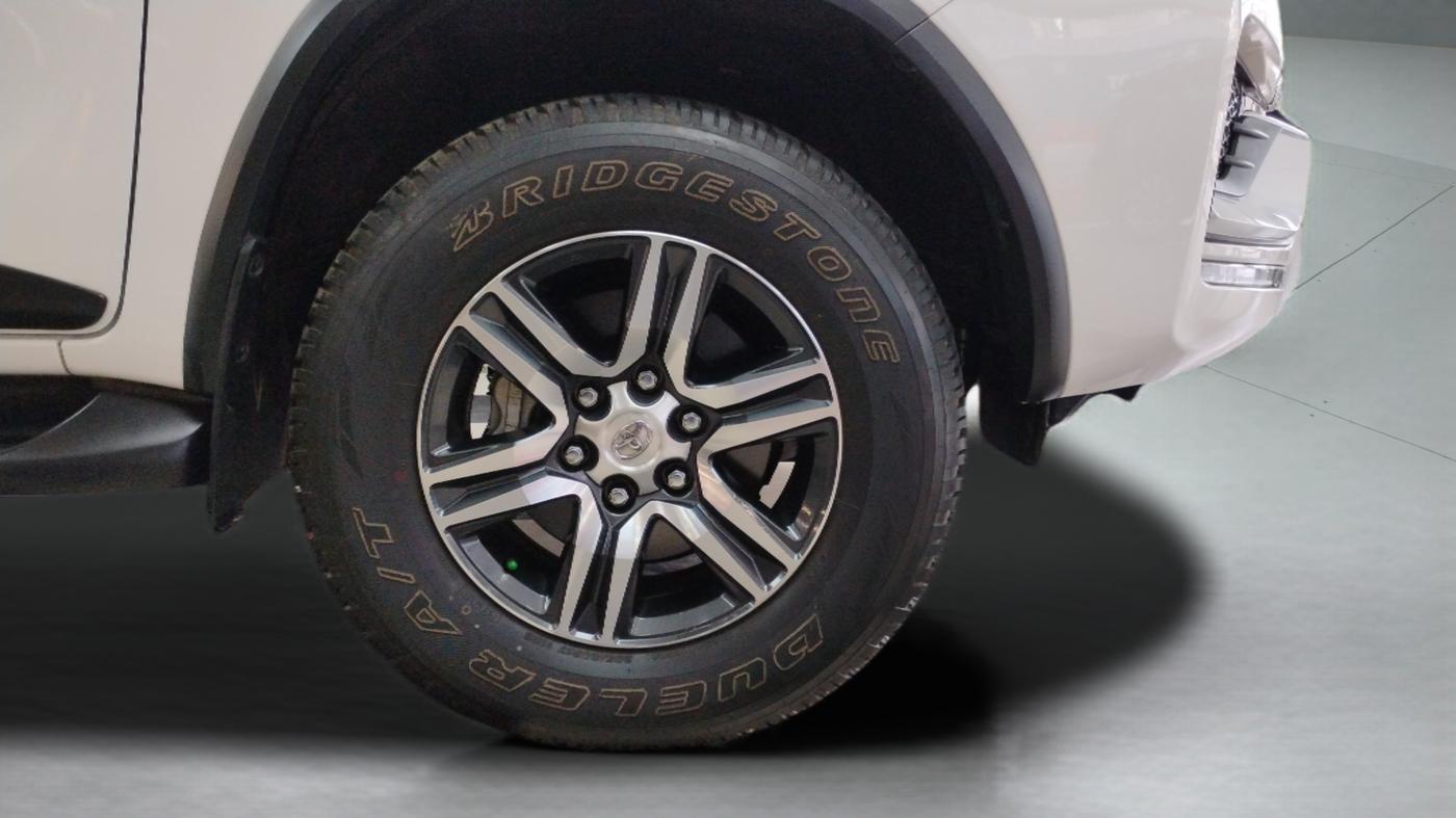 2023 Toyota Fortuner 4X2 AT 2.7 PETROL, Petrol, Automatic, 5,051 km, Right Front Wheel