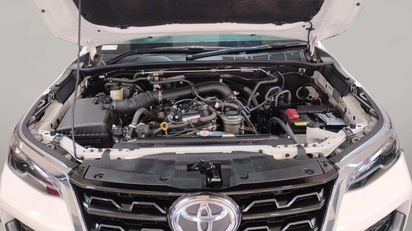 2023 Toyota Fortuner 4X2 AT 2.7 PETROL, Petrol, Automatic, 5,051 km, Open Bonnet