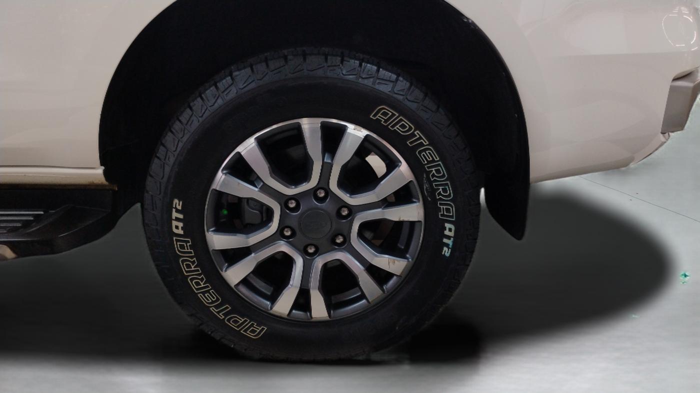 2021 Ford Endeavour TITANIUM PLUS 2.2 4X2 AT SUNROOF, Diesel, Automatic, 64,992 km, Left Rear Wheel