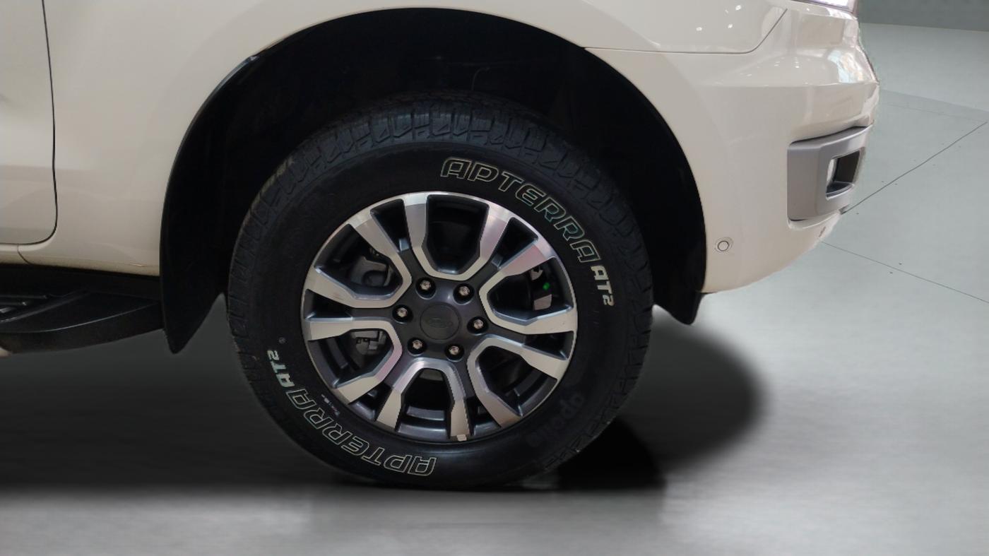 2021 Ford Endeavour TITANIUM PLUS 2.2 4X2 AT SUNROOF, Diesel, Automatic, 64,992 km, Right Front Wheel