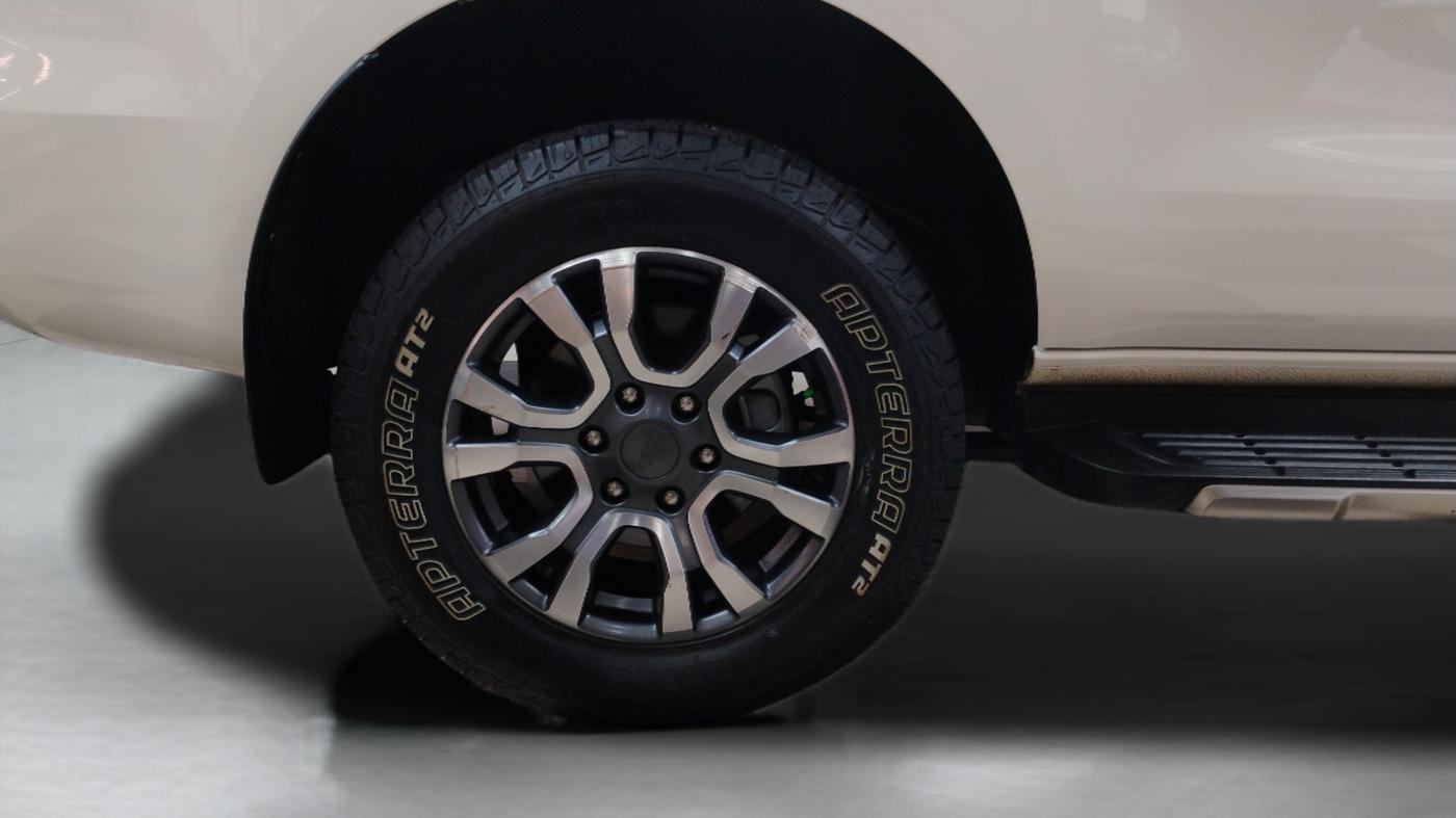 2021 Ford Endeavour TITANIUM PLUS 2.2 4X2 AT SUNROOF, Diesel, Automatic, 64,992 km, Right Rear Wheel
