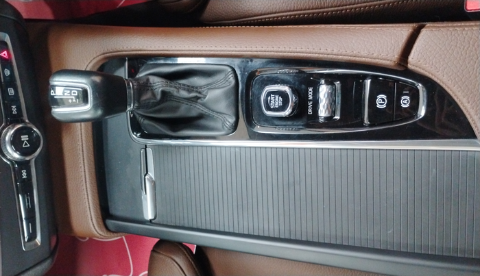 2019 Volvo S90 D4 INSCRIPTION , Diesel, Automatic, 25,352 km, Gear Lever
