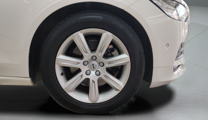 2019 Volvo S90 D4 INSCRIPTION , Diesel, Automatic, 25,352 km, Right Front Wheel