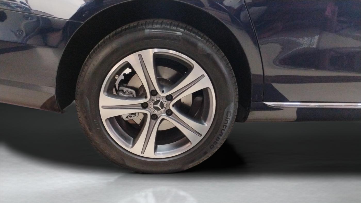 2020 Mercedes Benz E Class EXCLUSIVE 220 D, Diesel, Automatic, 35,928 km, Right Rear Wheel