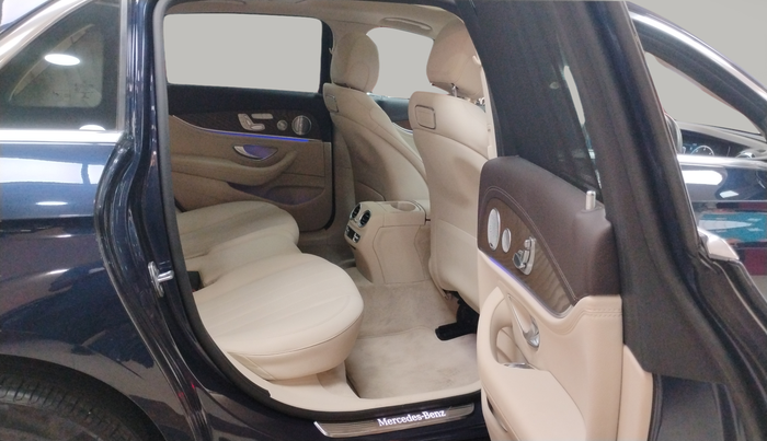 2020 Mercedes Benz E Class EXCLUSIVE 220 D, Diesel, Automatic, 35,928 km, Right Side Rear Door Cabin