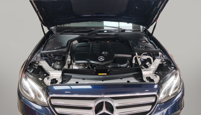 2020 Mercedes Benz E Class EXCLUSIVE 220 D, Diesel, Automatic, 35,928 km, Open Bonnet