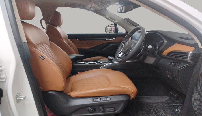 2023 MG GLOSTER SAVVY 6 STR 2.0 TWIN TURBO 4WD, Diesel, Automatic, 8,082 km, Right Side Front Door Cabin
